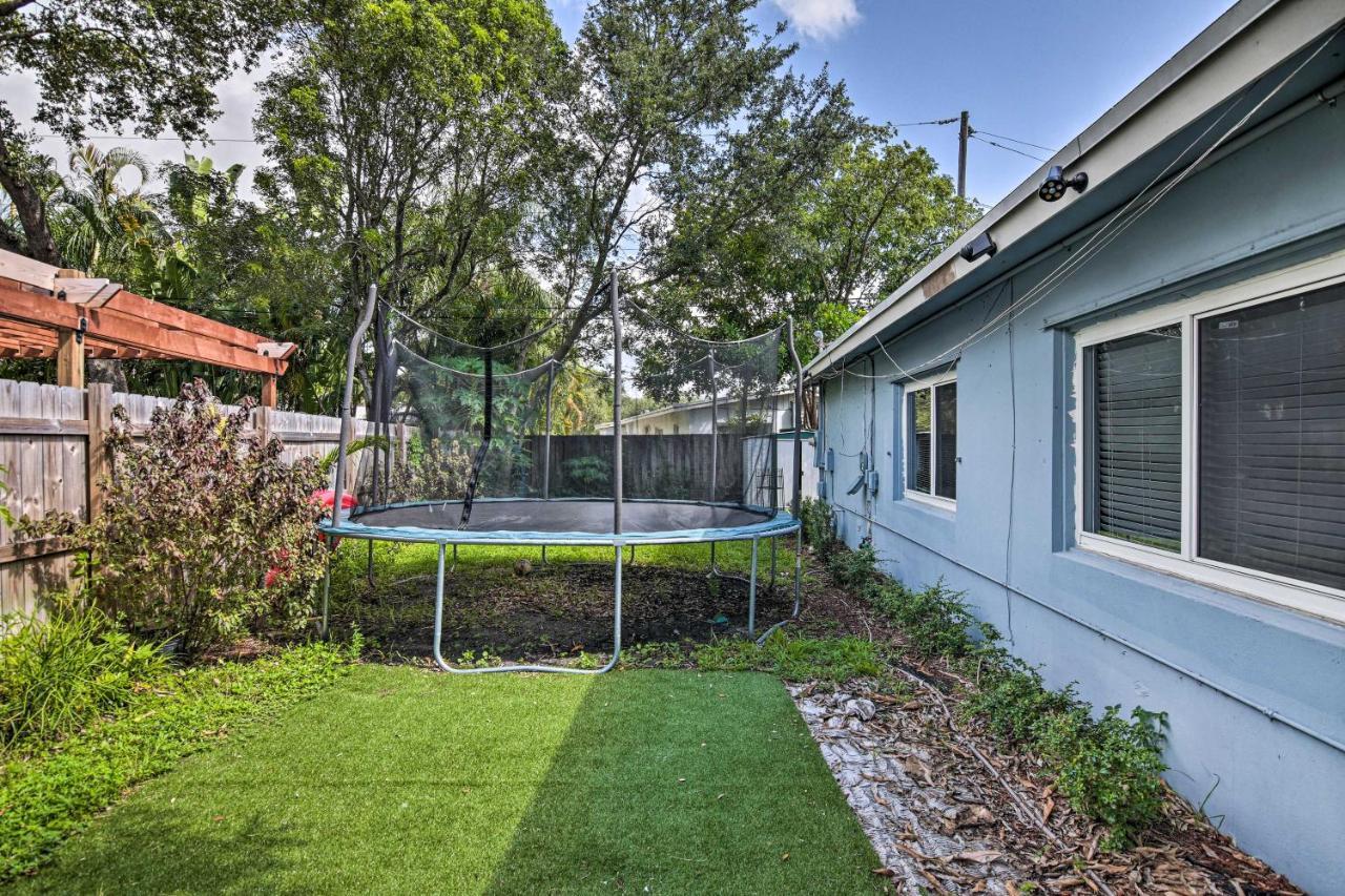 Shady And Eclectic Fort Lauderdale Dwelling With Yard! Ngoại thất bức ảnh